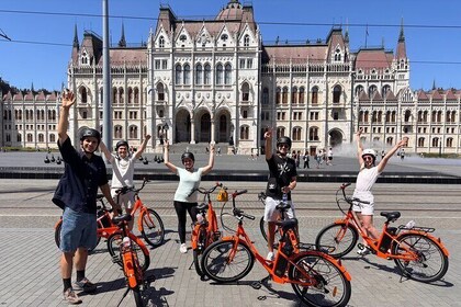 Budapest Historical Bike Tour in 90 Minutes