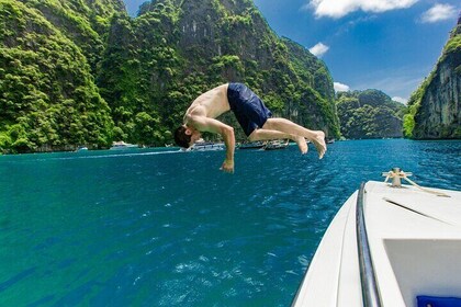 Phi Phi Maya Bay and Bamboo Island by Speedboat from Phuket