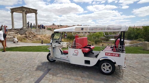 Ávila: visita guiada por la ciudad en tuk tuk