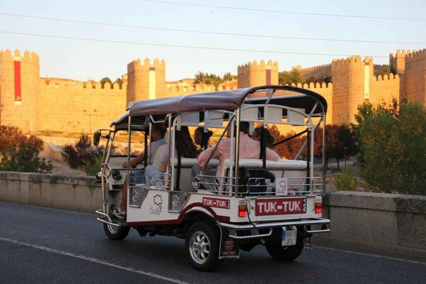 Picture 1 for Activity Avila: Guided City Tour in Tuk Tuk