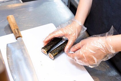 Hand-Roll Sushi Class, Skytree & Asakusa Tour