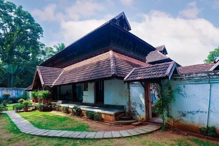 Kerala 6 Day Tour Munnar Thekkady Alleppey Kovalam Beaches