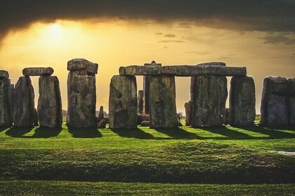 Stonehenge and Salisbury Cathedral Day Trip from London