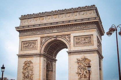 Arc de Triomphe Entry Tickets with Rooftop Access