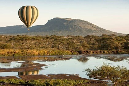 4 Days Serengeti Luxury Premier with Balloon Safari Experience