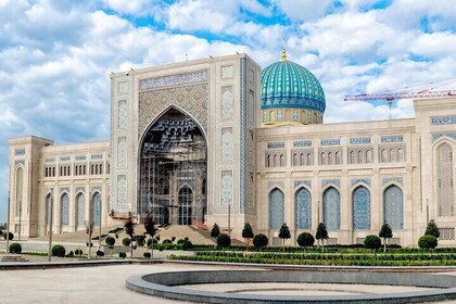 Tashkent: Walking Tour of Historical & Modern Sights