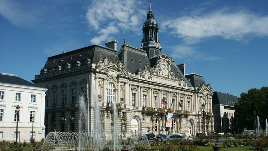 Private Walking Tour of Tours Historical Center