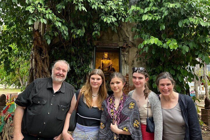 Amphawa and Railway Markets and Firefly Boat Ride Optional Luxury