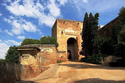 Alhambra Walking Tour