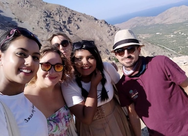 Von Agios Nikolaos aus: Tagestour zur Zeus-Höhle & Lasithi-Hochebene