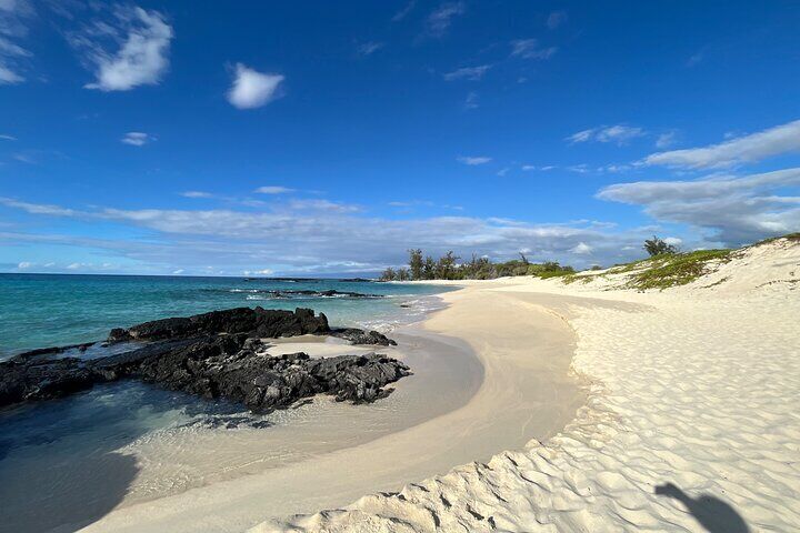Makalawena Hike and Swim with Native Hawaiian