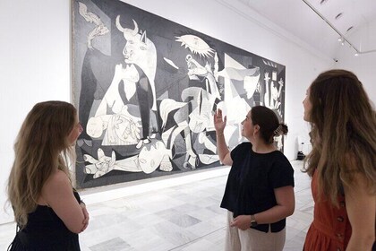 Small Group Tour of the Reina Sofía with No Line Access