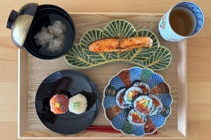 Hands-On Tokyo Sushi Class: Roll, Temari & Home Cooking