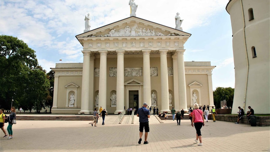 Vilnius: Then and Now Private Old Town Tour