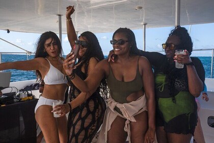 Hip hop party boat, adults only
