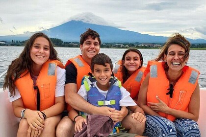 Mt Fuji Area: In-depth Guided Adventure in English