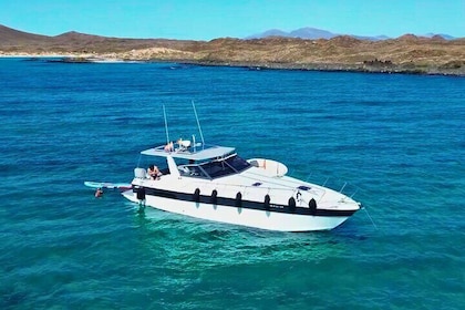 Private Yacht with Gourmet Barbecue to Isla de Lobos from Lanzarote