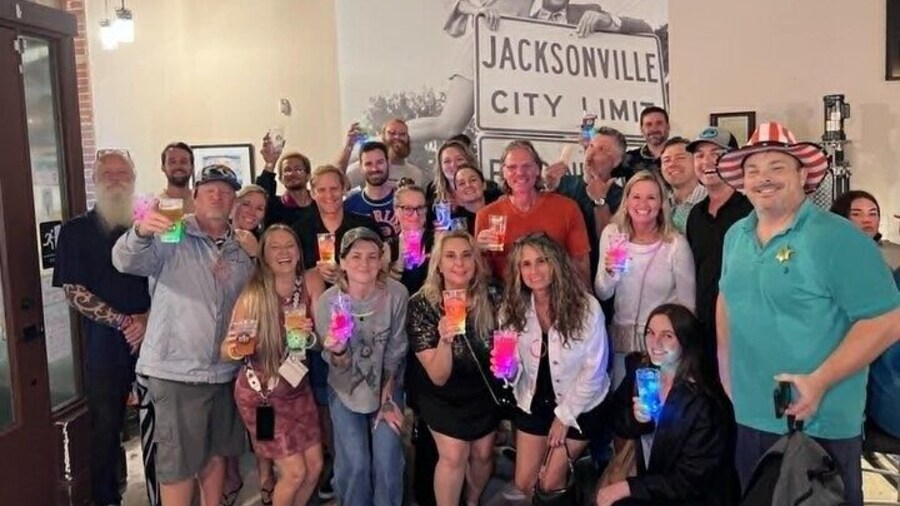 All-Inclusive Sips & Ships: Downtown Pub Crawl