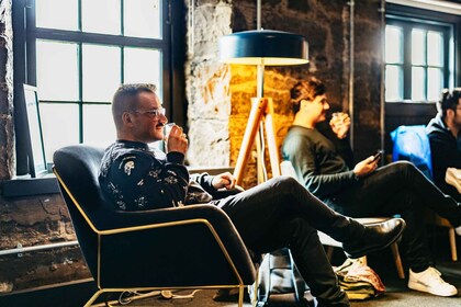 Edinburgh - Whisky & Gin Whisky- och ginrundtur på Holyrood Distillery