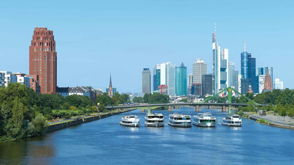Frankfurt: River Main Sightseeing Cruise with Commentary