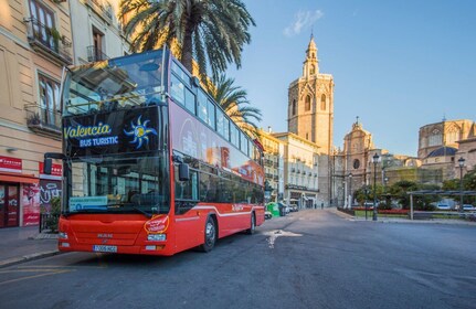 Valencia: Tiket Bus Hop-On-Hop-Off 48 jam dan San Nicolás