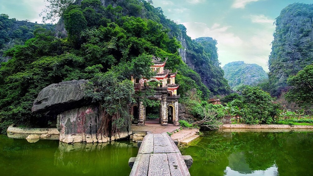 Bich Dong Temple in Tam Cốc-Bích Động