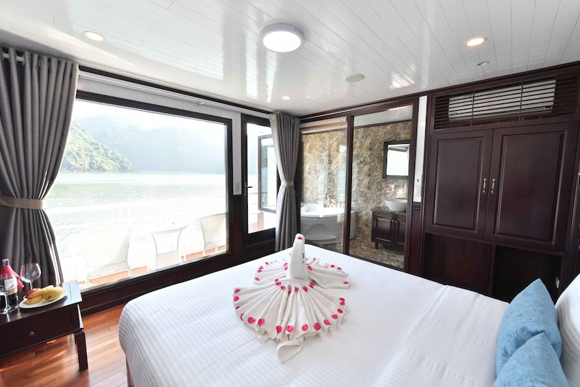 Picture 3 for Activity From Hanoi: 2-Day Halong Sapphire Cruise with Balcony Cabin