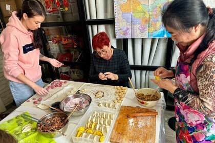 Shanghai Cooking Dumpling and Taste Local Food w/Vegan Option