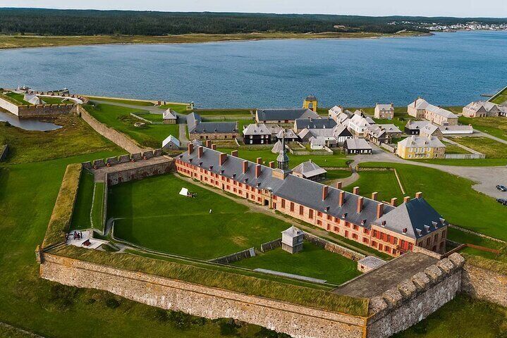 4 Hours Fortress of Louisbourg Tour