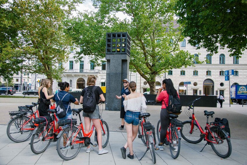 Picture 8 for Activity Munich: Bike Tour with Beer Garden Break