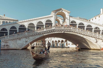 Venezia: Privat gondoltur på Rialtobroen