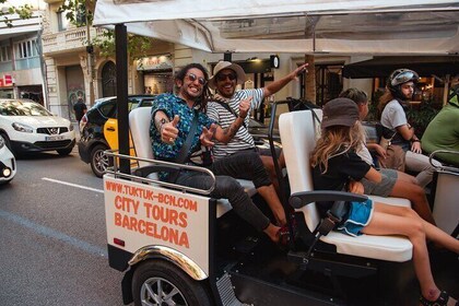 Official Tuk Tuk BCN l Barcelona 2 Hours City Tour