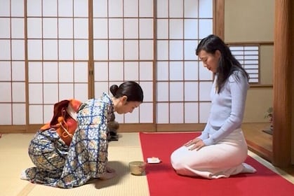 Shibuya Authentic Tea Ceremony with experienced instructor