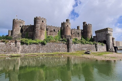 Open Group Guided Tour of Conwy Castle with an Official Guide
