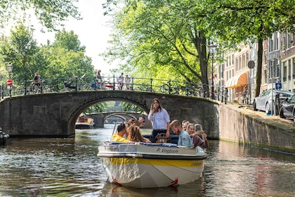 Amsterdam: Open Boat Tour with Local Guide