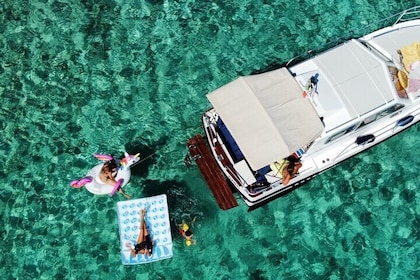 La Maddalena Boat Tour with Lunch and Local Guide