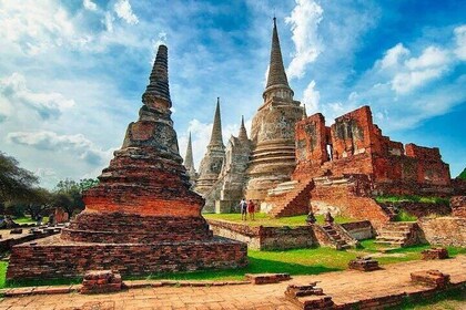 Ayutthaya Temples & Local Candy Tasting Private Tour (RotiSaiMai)