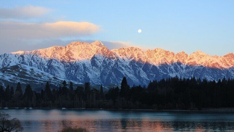 Tekapo to Queenstown via Mt Cook Small-Group Tour