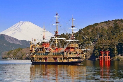 Tokyo: Mount Fuji, Hakone Lake Ashi Cruise and Owakudani Day Tour
