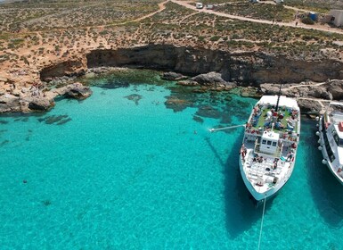 Malta: Comino, Blue Lagoon & Gozo - 2 Island Boat Cruise