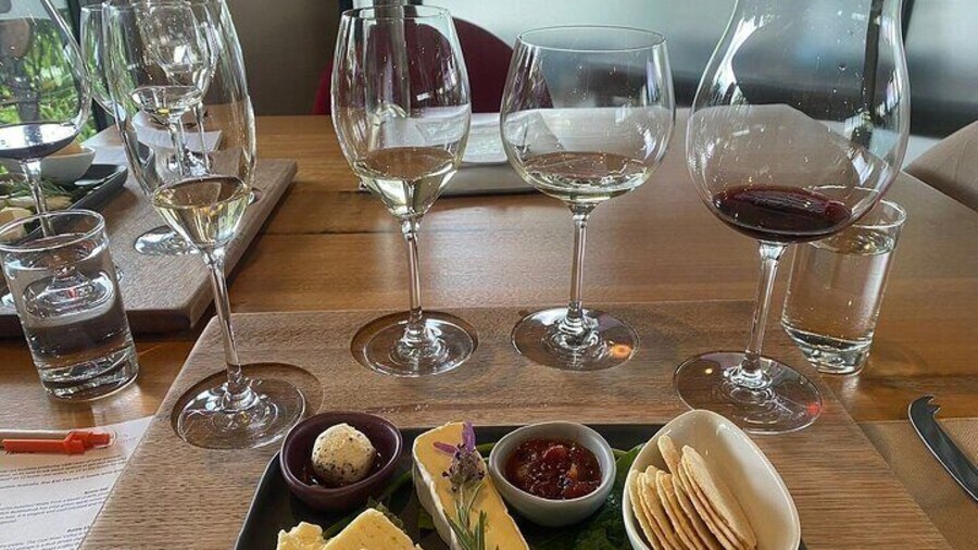 Signature Saturday Wine Tour