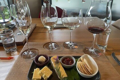 Signature Saturday Wine Tour