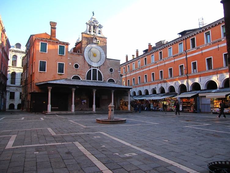 Combo tour:Grand Canal by Gondola & the Unusual Walking Tour