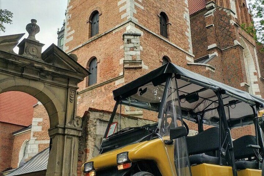 Tour of Krakow City Old Town, Kazimierz and Ghetto by Golf Cart