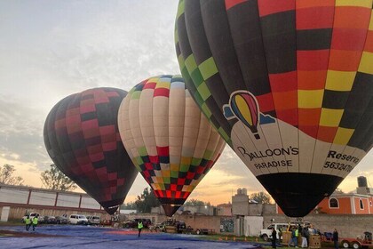 Teotihuacan Balloon flight with breakfast and transportation