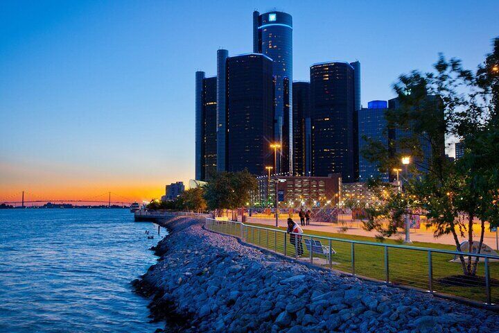 Chauffeured Historic Tour of Detroit with Flexibility 