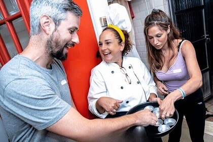 4 Authentic Cocktails and Bites Class in Buenos Aires