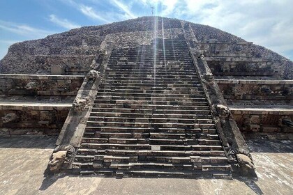 Pyramids of Teotihuacan and Basilica of Guadalupe / Small Groups