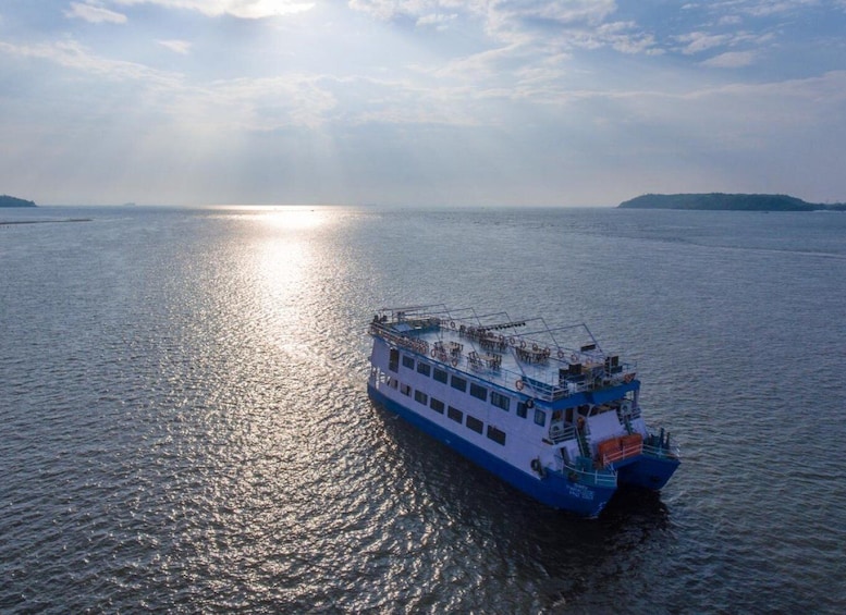 Picture 2 for Activity Panaji: Fun-Filled 2-Hour Mandovi River Cruise with Dinner