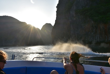 Early Bird Phi Phi Island & 4 Islands Speed Boat Tour by Sea Eagle
